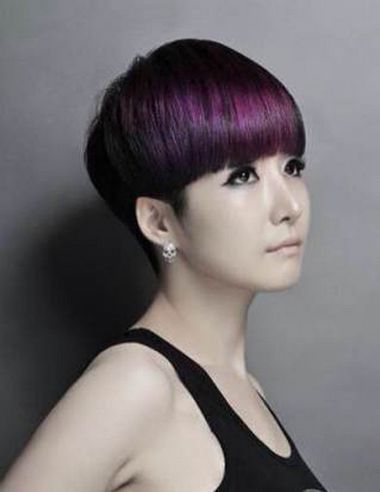 中老年女士蘑菇头发型图片 中老年蘑菇烫发型