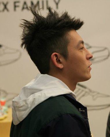 大脸烫什么头型好 男士脸大烫短发(3)