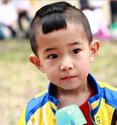 小男孩适合什么短发发型图片 小男孩超短发发型