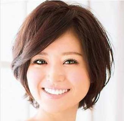 中老年方脸女式发型 女士中老年长方脸适合发型图片