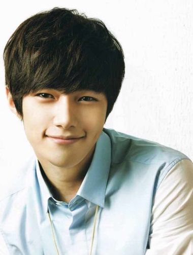 2015中学生男孩子的流行发型图片 2015高中男