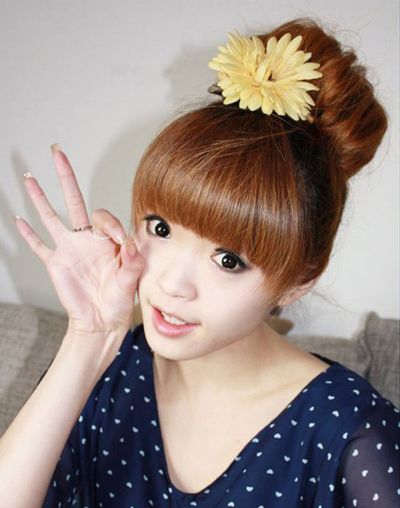 短头发卷发怎么扎丸子头好看 卷发器中短发怎
