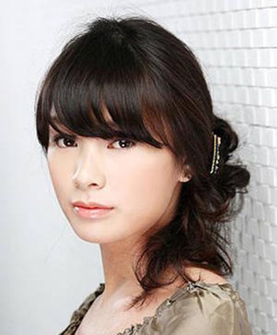 大脸女生如何扎头发显脸小 适合大脸女孩的扎