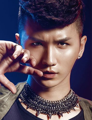 头大脸大男生适合发型 男孩扁头大脸适合什么