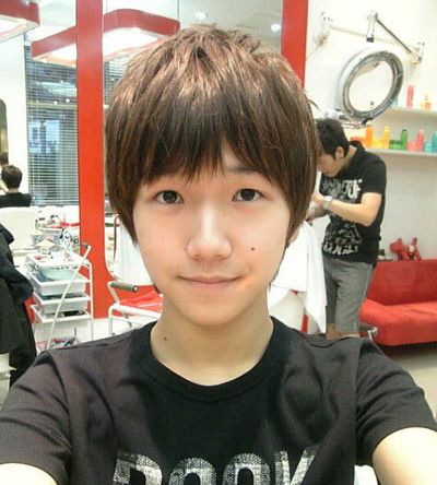 <em>11岁</em>男孩怎么梳<em>头发</em>帅 <em>11岁</em>小男孩发型(4)