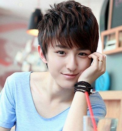 男生椭圆形脸适合什么短发发型 男士椭圆脸适