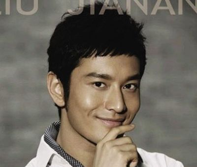 方脸男明星发型 方形脸的男明星发型(2)