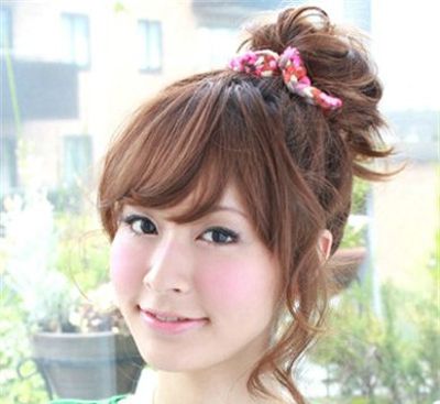 怎么简单的盘头发花苞头 中年女性花苞头盘头