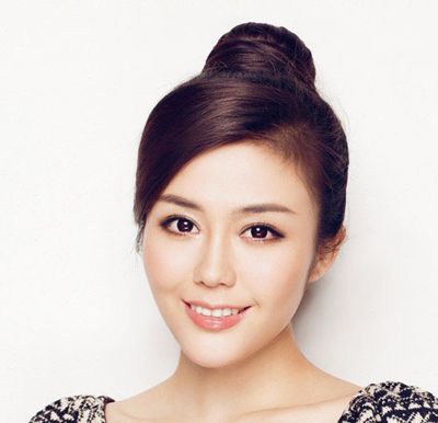 怎么简单的盘头发花苞头 中年女性花苞头盘头