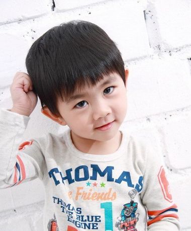 男扁头发型图片 扁头儿童男孩发型