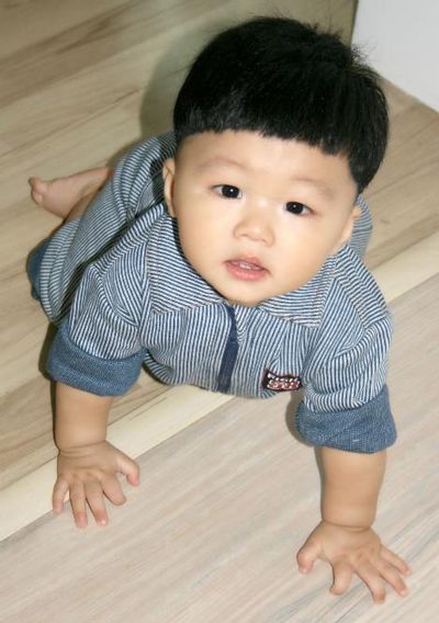 一岁男孩最好看的<em>发型</em>都哪些 一岁<em>男宝宝发型</em>