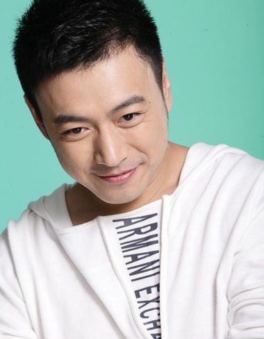 男生脸大的人适合什么发型 男生脸大适合什么