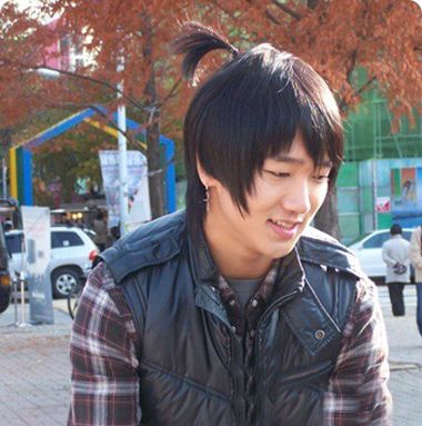 男士潮流扎辫子发型 男生长发扎小辫子(4)