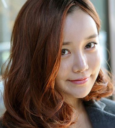 脸宽的女人适合什么样的假发发型 脸颊宽的人适合什么发型
