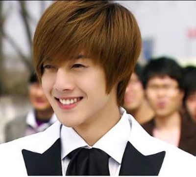 瓜子脸男生学生发型 瓜子脸男学生短发发型