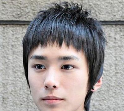 瓜子脸男生学生发型 瓜子脸男学生短发发型图片
