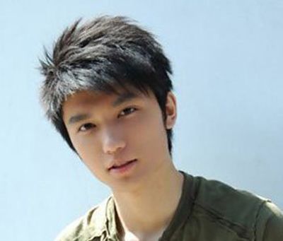 24岁男生留什么发型好看 24岁参加工作男生什