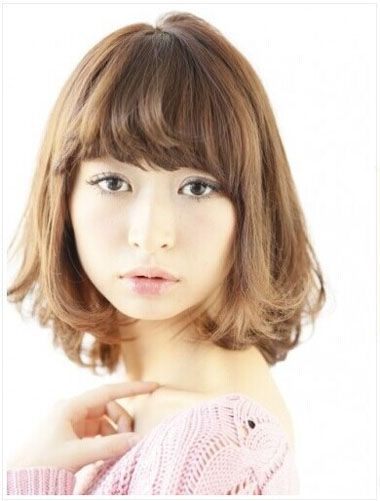 脸短小颊骨宽适合什么发型 脸圆宽短的发型(2