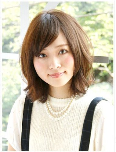 大脸适合什么中短发型 大方脸女生适合的短发