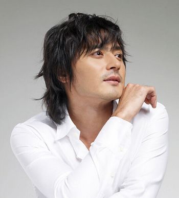 长头发男明星发型 适合男生的长头发发型