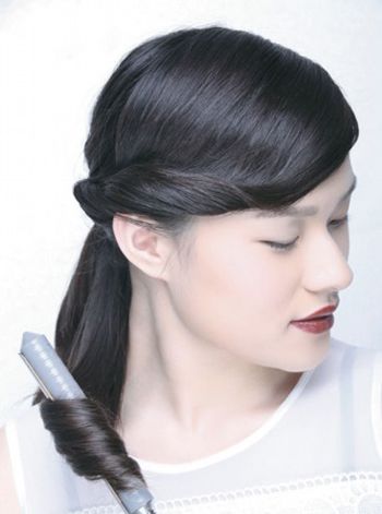 方脸适合扎辨子吗 大脸的扎发方法(6)