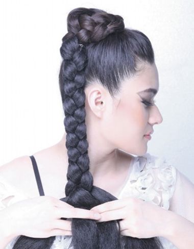 怎样扎高高的马尾好看 韩国高马尾麻花辫(4)