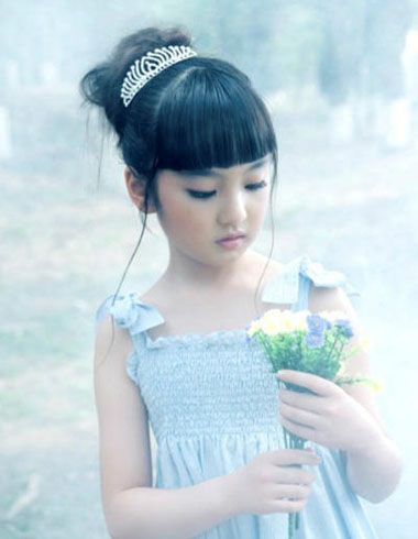 儿童花苞头扎法 女童怎么扎长发花苞头