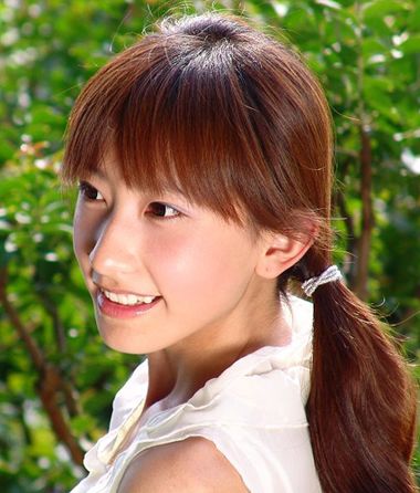 菱形脸简单的扎头发方法 菱形脸怎么扎好看发