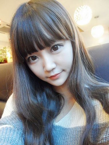 25岁染什么颜色的头发显白显得年轻 皮肤黑染