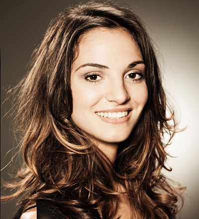 大盘子脸扎什么发型好看 大盘脸明星发型