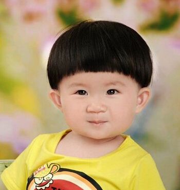 男宝宝锅盖头发型修剪 最流行20个月男宝宝发型
