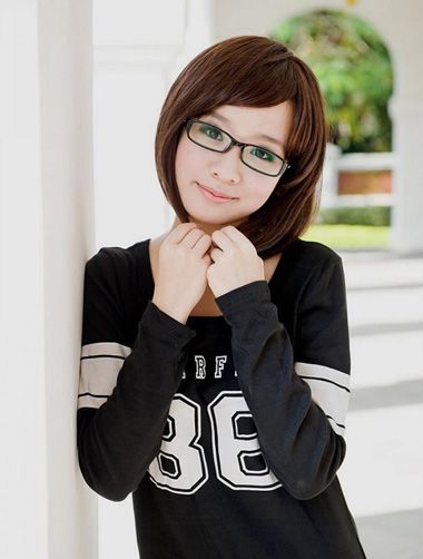 戴眼镜圆脸适合什么发型 2015女生圆脸戴眼镜