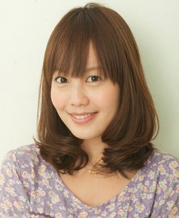 辫子花苞头怎么编 中长发编发花苞头图解