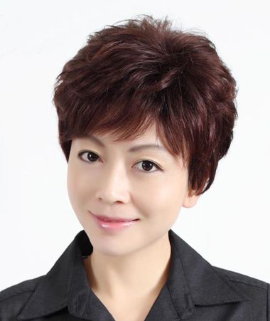 中老年今年流行什么中短发型 老年女人发型图片