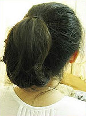 <em>头发太</em>多<em>太厚怎样</em>才能<em>扎</em>丸子头 蓬松丸子头发
