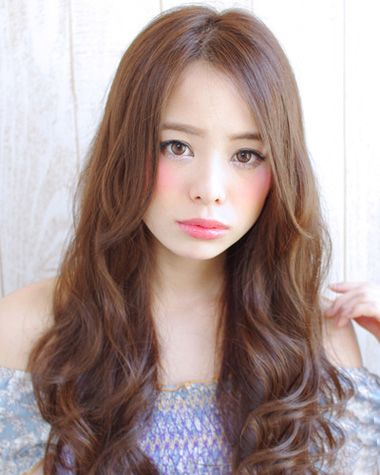 中分长发蛋卷头发型 中分蛋卷头发型图片