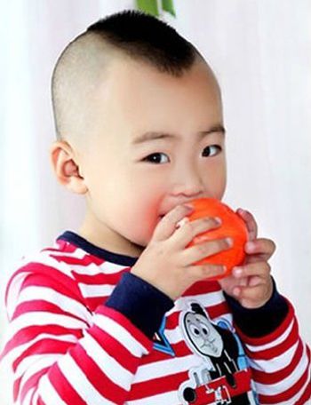 2岁小男孩发型图片 2岁男宝宝发型设计(3)
