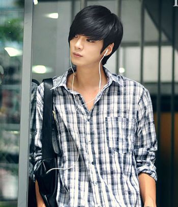 瓜子脸学生适合的短发头型 男学生瓜子脸短发