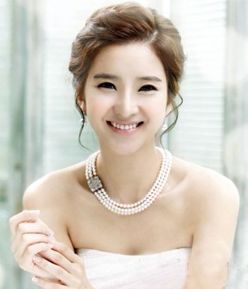 方脸怎样梳头发好看 方脸明星梳大光明发型(3