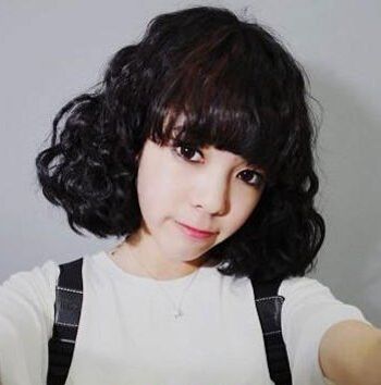 脸大高个子头发少适合什么发型 头发细少大脸