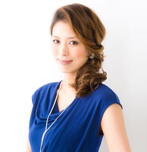 圆方脸怎么扎马尾辫 圆脸女生扎头发方法(5)