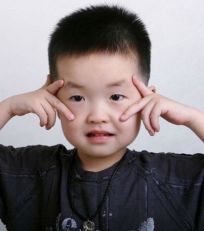 四岁小男孩发型照片 四岁男孩发型图片大全(3