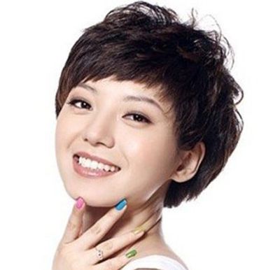 脸瘦长的女生适合什么短发发型 最适合女长脸