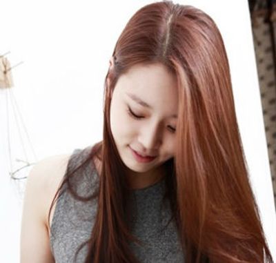 中分直长发皮肤偏暗的女孩该染什么颜色好看