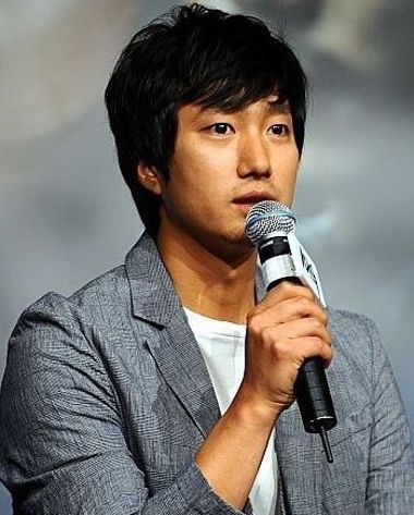 男生头大适合留什么发型 男生脸胖头大弄啥发