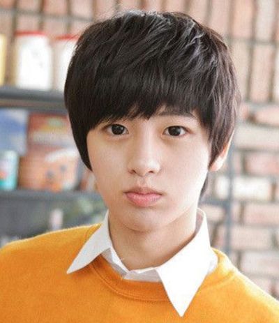 初中男生齐斜刘海的发型剪法 男生斜刘海发型