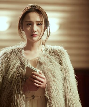 留刘海的女生怎样扎头发显脸瘦 女生显脸瘦扎