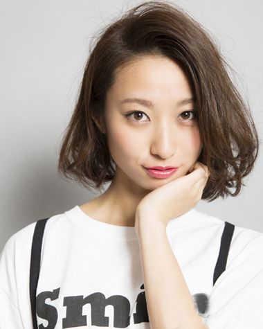 中年女士短发烫发 适合三十多岁长脸型的短烫发