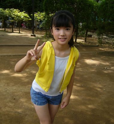 10岁小女孩发型扎法图解 小女孩短发发型扎法步骤