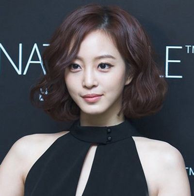 烫发发型沙宣短发 半短头发烫发型图片(3)